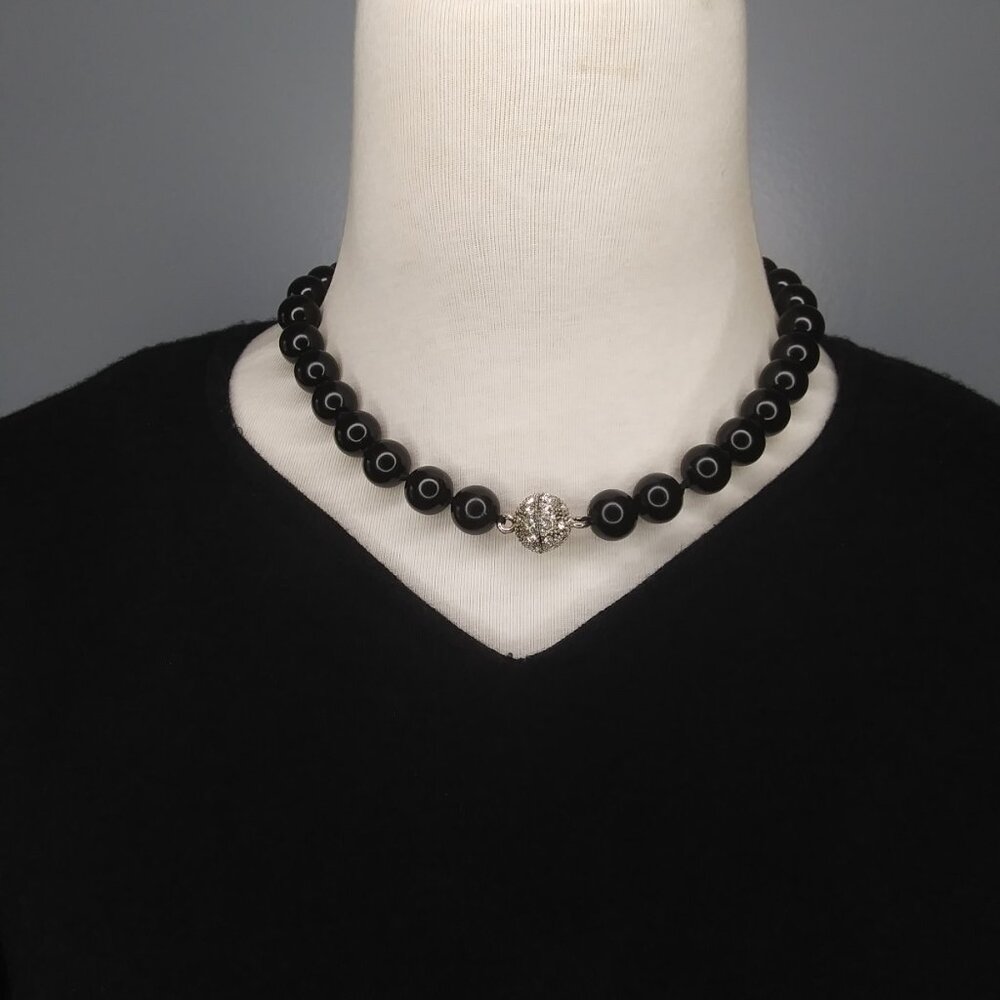 NWT heavy opaque black beads with rhinestone magnetic closure  flaws